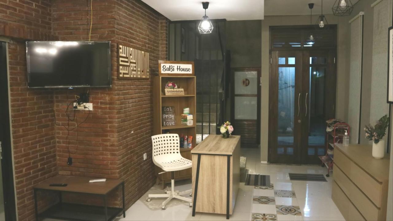 Sabi Guest House - Strategic Family -Married Couples Only- Hostel In Prawirotaman Yogyakarta Exterior foto