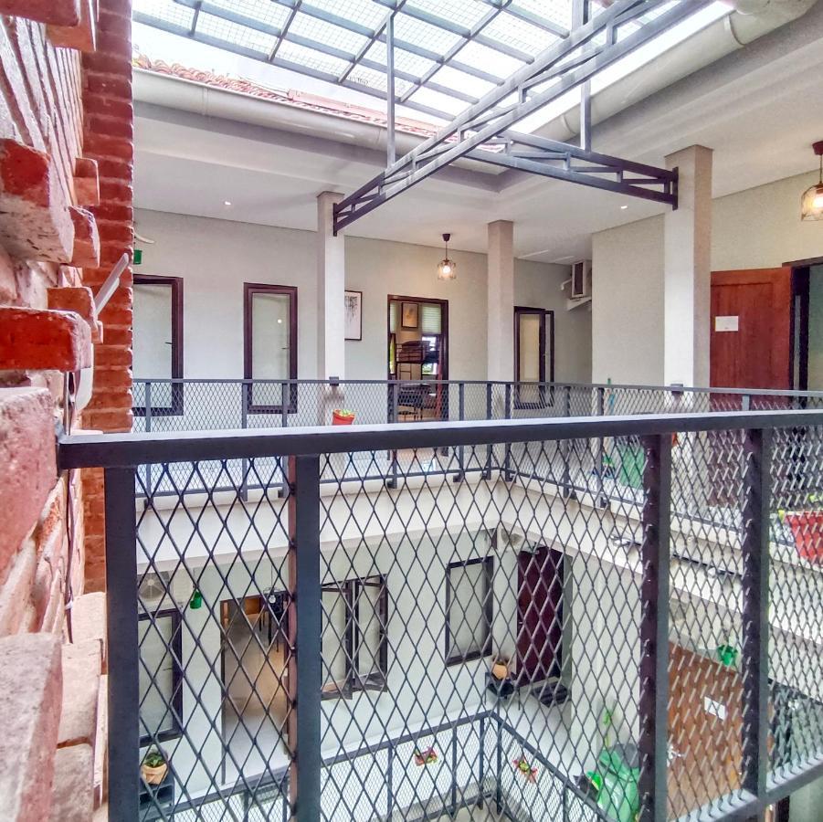Sabi Guest House - Strategic Family -Married Couples Only- Hostel In Prawirotaman Yogyakarta Exterior foto
